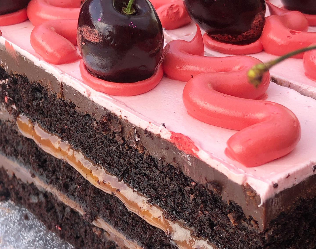 Cakes – Diggle Chocolates